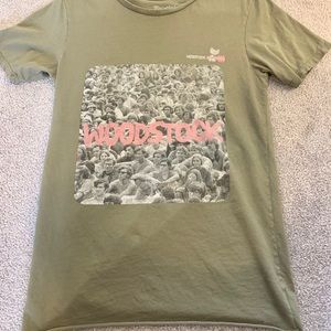 Woodstock graphic tshirt
